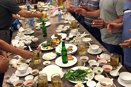 Coronavirus sống được trong không khí bao lâu?