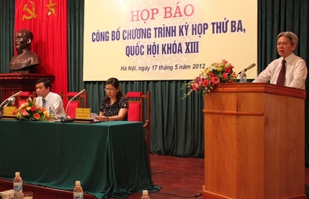 Đại biểu Hoàng Yến “đương nhiên là phải bãi nhiệm”