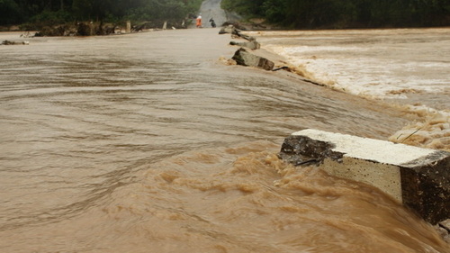 Lũ đặc biệt lớn trên các sông từ Nghệ An đến Quảng Bình