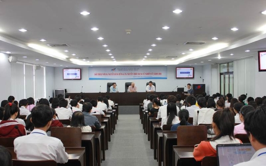 Các giáo sư, họ đi đâu cả rồi?