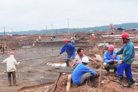 Tại Dự án Nhà máy Alumin Nhân Cơ: Lao động Trung Quốc bát nháo, khó trục xuất
