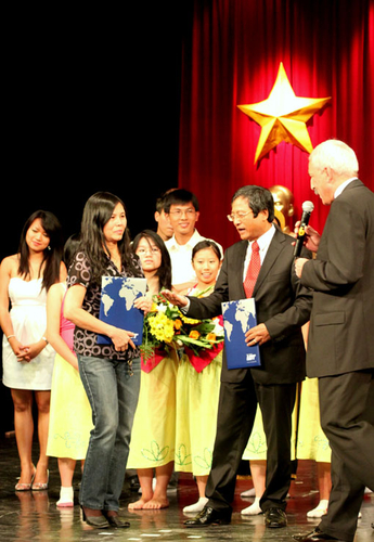 Cộng  đồng Việt Nam tại Ba Lan kỷ niệm 65 năm Cách mạng Tháng Tám và Quốc khánh 2-9.