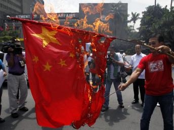 Philippines tố cáo Trung Quốc vơ vét san hô gần đảo Thị Tứ - Trường Sa