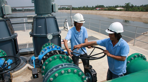 Nhà máy nước 1.000 tỉ đồng “trùm mền”