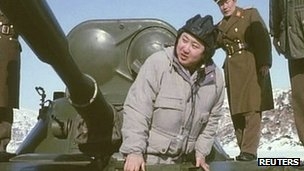 Bắc Triều Tiên: Kim Jong Un là một « thiên tài » quân sự