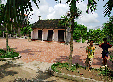 Về lại làng Bùng quê Trạng