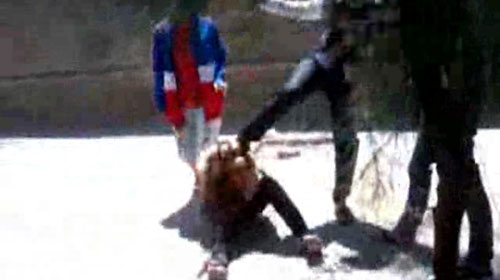 Vụ nữ sinh bị đánh hội đồng: một nữ sinh phải tạm nghỉ học