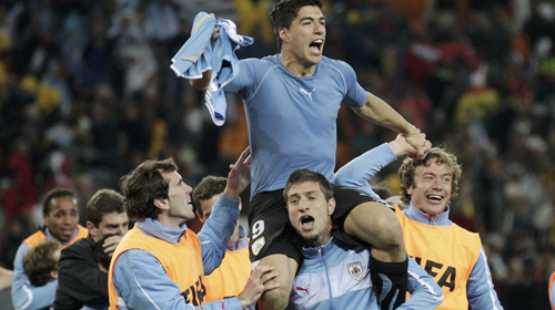 Người hùng Muslera đưa Uruguay vào bán kết