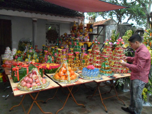 Khai ấn đền Trần: Kinh tế khó khăn, lòng thành đắt đỏ