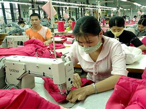 Lo mất việc cuối năm