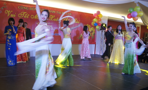 Đón Tết, mừng xuân Ất Mùi 2015 tại Warszawa