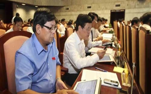 Chi tiền tỷ mua laptop, Đại biểu HĐND "chê" không xài