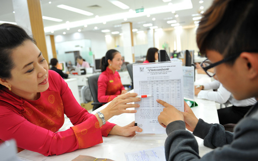 Lãi suất huy động đồng loạt tụt dốc