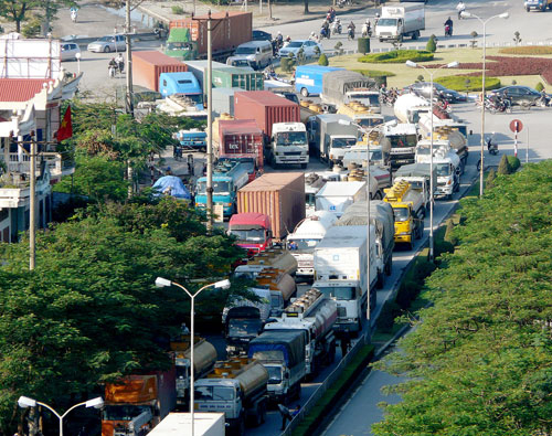 Tắc đường, tàu du lịch hủy tour