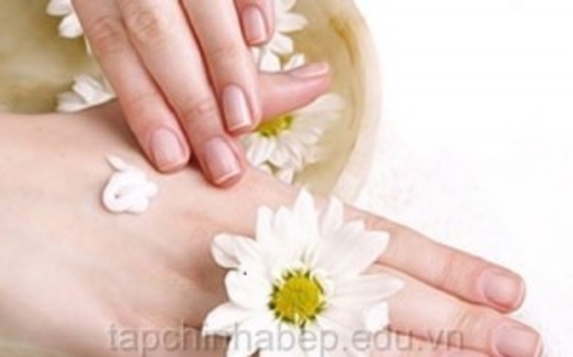 Cách chăm sóc da tay cho mùa hanh khô