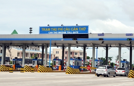 Không thu phí bảo trì đường bộ qua xăng dầu