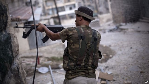 Giao tranh dữ dội gần phi trường Aleppo, Syria