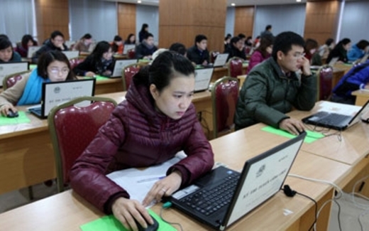 Còn lâu mới gạt nổi công chức 'cắp ô'