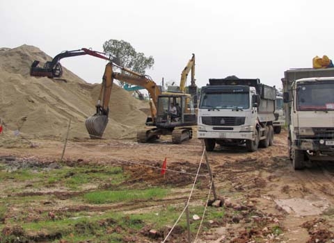 Lời kể người thoát nạn trong vụ sạt lở đê sông Hồng