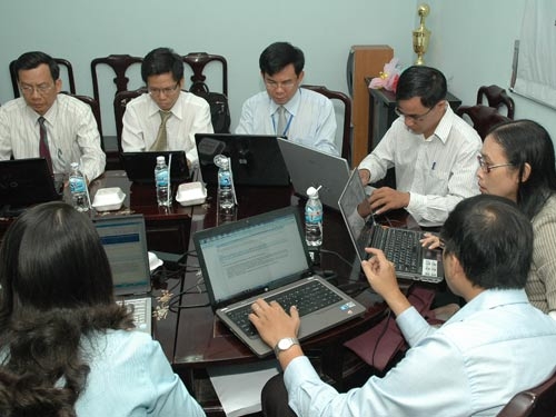 Đua nhau tăng học phí