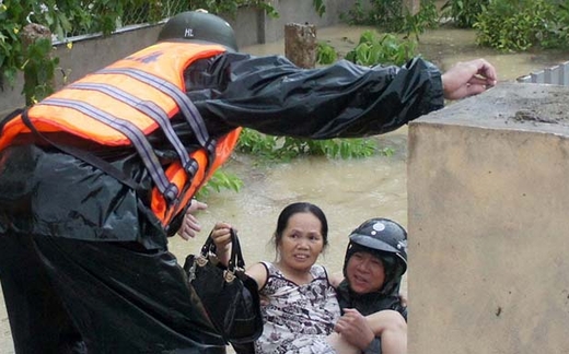 Xả lũ làm trôi hơn 800 tỉ đồng