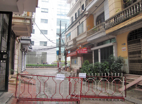 Cuộc sống đảo lộn sau vụ nhà sập, nghiêng