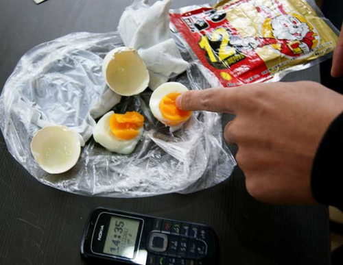 Sự cố Nhóm Mua, thực phẩm độc, phí ATM… nóng cả tuần