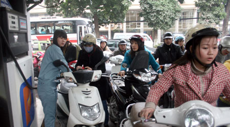 Tăng giá xăng là bất khả kháng