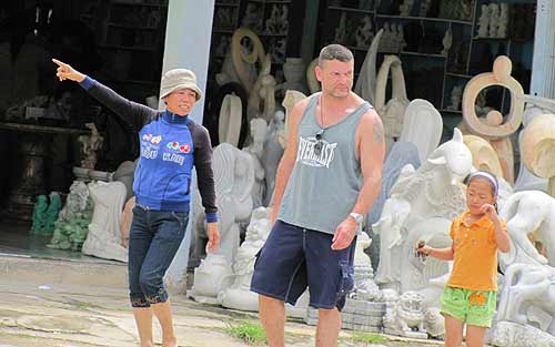 Du lịch... “chặt chém”