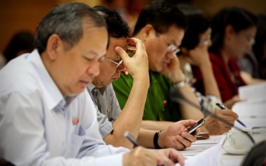 Khi bộ trưởng được "mồi" câu hỏi