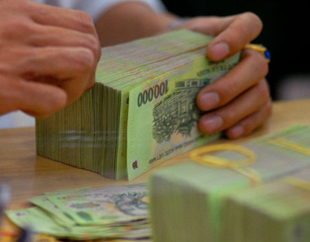 Lương kỷ lục năm 2009: 216 triệu đồng một tháng