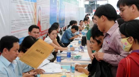 "Nói không" với tại chức hay cần tìm con dê tế thần?
