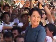 Bà Suu Kyi 'sẵn sàng gặp tướng lĩnh Miến Điện'