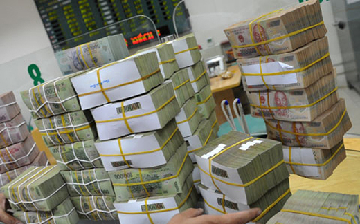 Tiền của đại gia, chân dài cùng đội nón ra đi