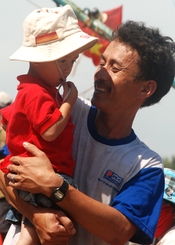 Thoát chết thần kỳ giữa tâm bão ở Hoàng Sa