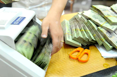 Giảm lãi suất: Đừng chỉ là "sóng" ảo