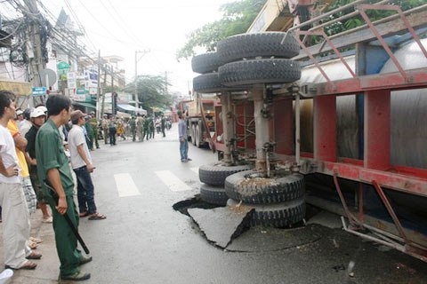 Tổng công ty nước bác bỏ lỗi gây ra 'hố tử thần'