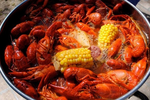 Khám phá 2 quán tôm hùm đất ngon tại Hà Nội