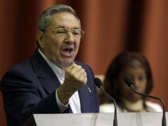 Raoul Castro cách chức hai bộ trưởng quan trọng