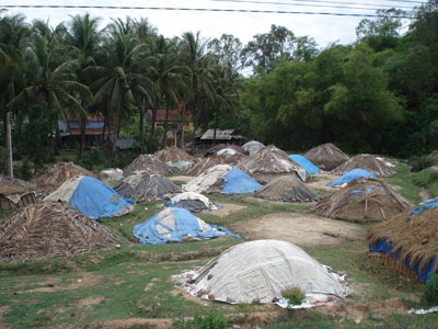 Diêm dân Sa Huỳnh khốn khó vì muối rớt giá kỷ lục