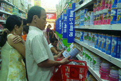 Sữa tăng giá, đại lý cũng… phát “sốt”