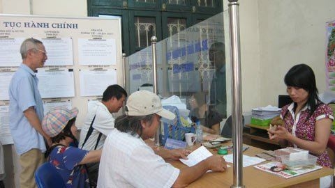 Gói hết giấy tờ cá nhân vào sổ hộ tịch