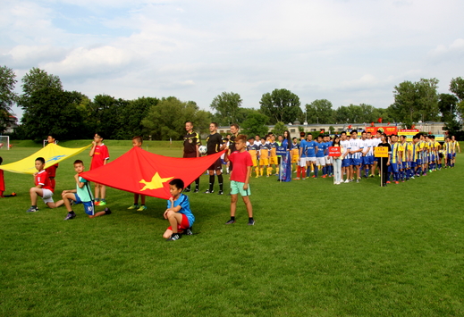 Kỷ niệm 20 năm ngày thành lập Liên đoàn bóng đá cộng đồng Việt Nam tại Ba Lan và khai mạc giải bóng đá Cộng đồng hè 2017.