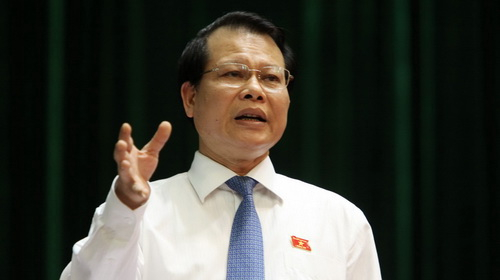 Vượt thu chủ yếu nhờ bán đất