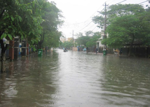 Lũ các sông Nam Trung bộ lên nhanh