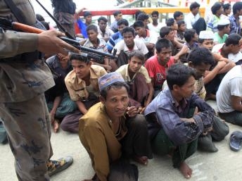 Áp lực quốc tế buộc Miến Điện điều tra thêm về bạo động đối với dân Rohingya