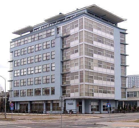 Đại diện ĐSQ Việt Nam tại Ba Lan làm việc với Cơ quan kiểm soát Hải quan và Thuế Tỉnh Mazowieckie về việc kiểm tra thuế và kinh doanh tại TTTM Wolka Kosowska