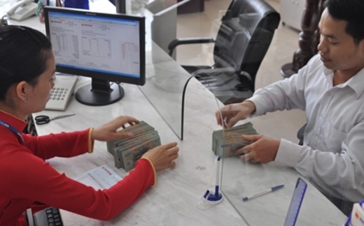 Tăng tín dụng, sao cứ phải cố?