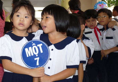 “Chạy” trường lớp, “chạy” cả giáo viên