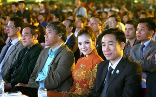 Đại sứ du lịch và vũ điệu 'hoang mang style'